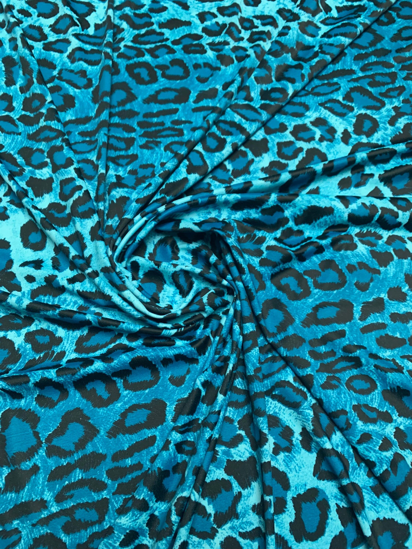 New jaguar design print on the best quality nylon spandex 4-way stretch 58/60”sold by the YD. ships Worldwide from Los Ángeles California.