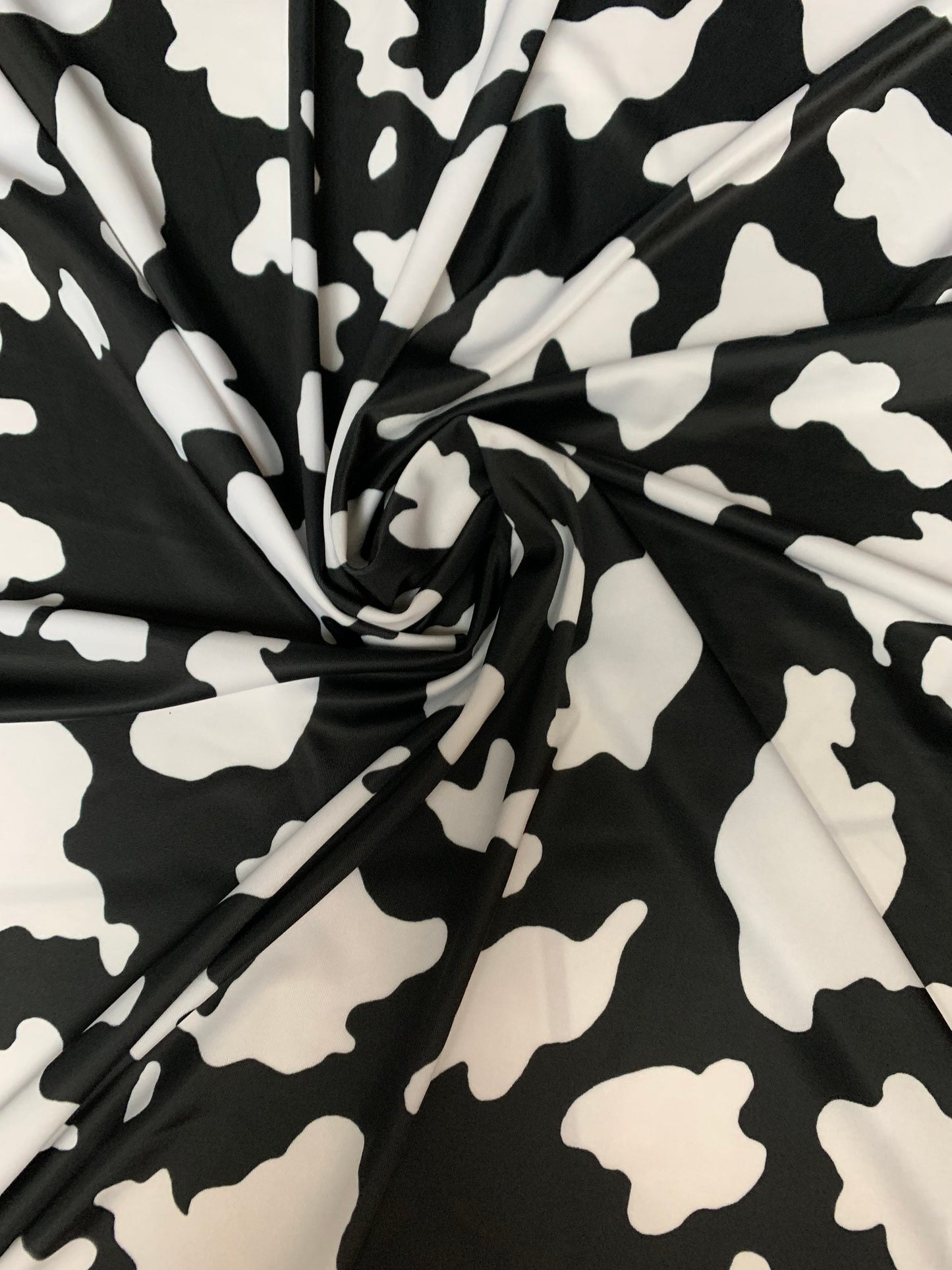 Cow pattern design print on the best quality of nylon spandex 4-stretch 58/60”sold by the YD.ships worldwide from Los Ángeles California USA