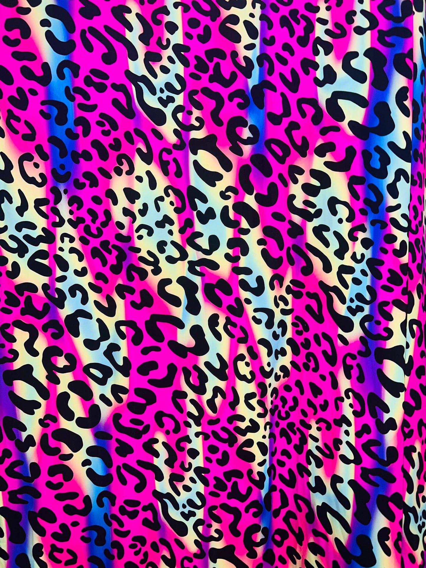 New Amazing cheetah design print on the best quality of nylon spandex 4-way Stretch 58/60” sold by the YD.Ships worldwide from Los Angeles.