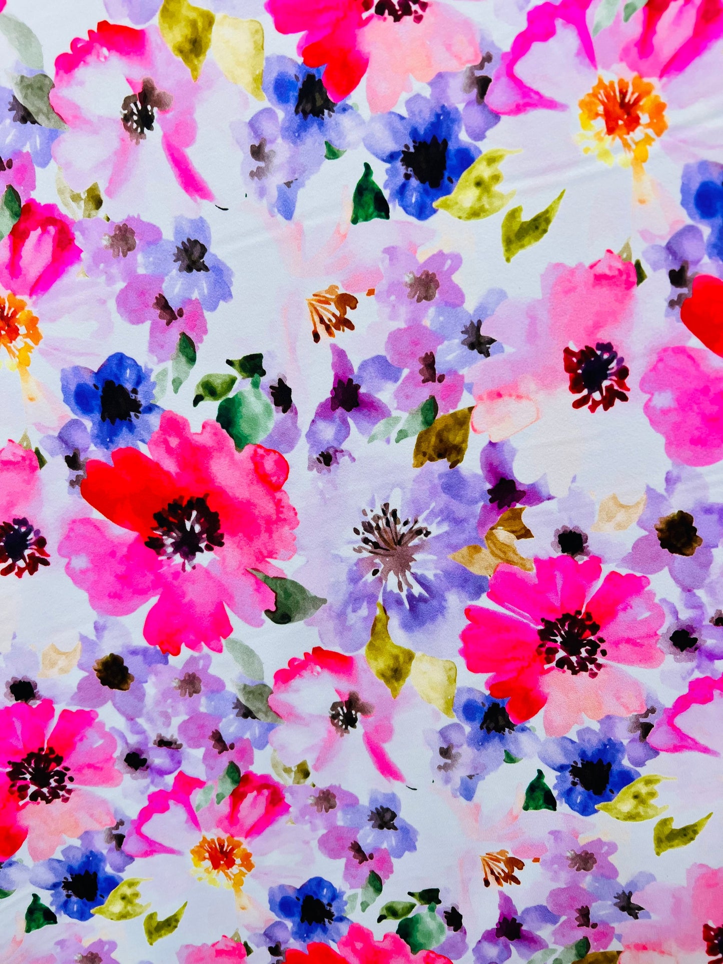 Modern flores pattern design print on the best quality of nylon spandex 4-way stretch 58/60”sold by the YD.Ships worldwide from Los Angeles