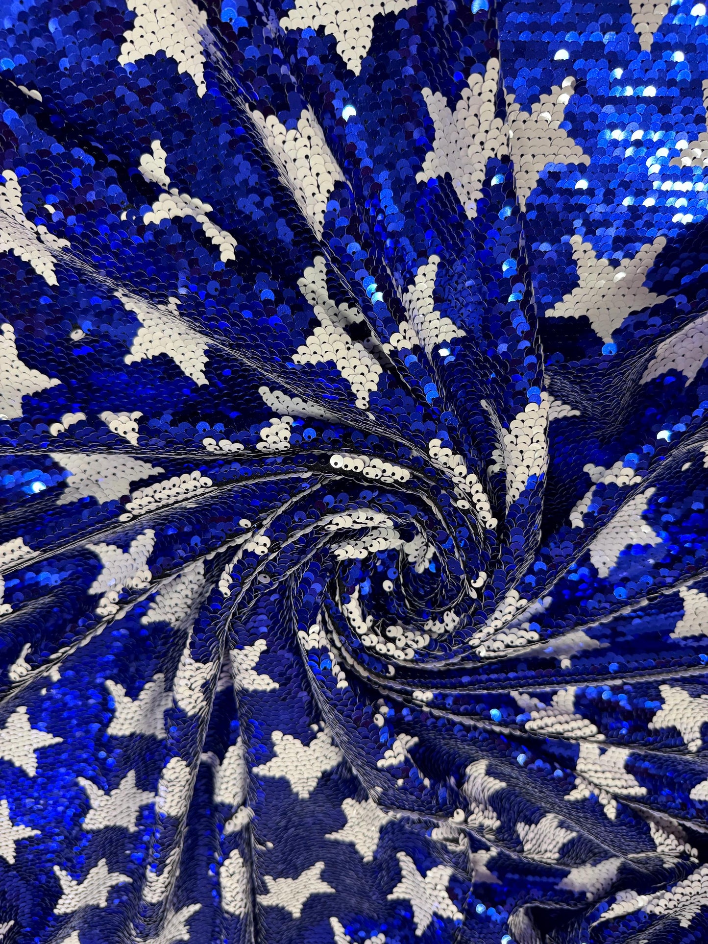 New reversible sequins stars design 2-way stretch 58/60”sold by the YD.ships worldwide from Los Ángeles California USA