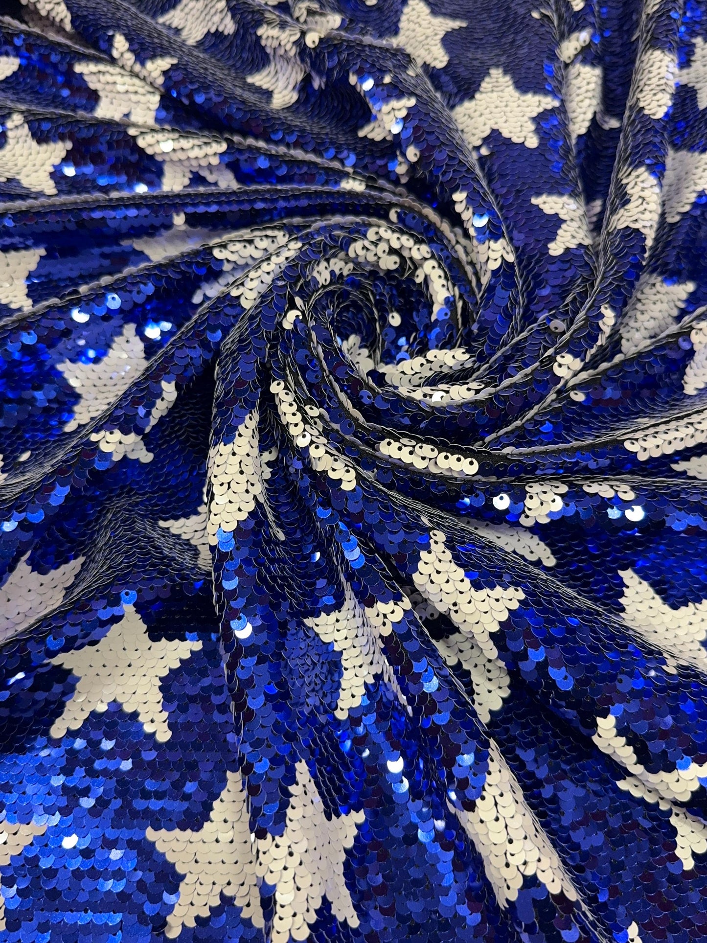 New reversible sequins stars design 2-way stretch 58/60”sold by the YD.ships worldwide from Los Ángeles California USA