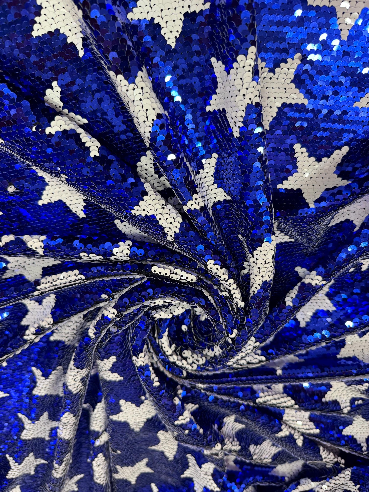 New reversible sequins stars design 2-way stretch 58/60”sold by the YD.ships worldwide from Los Ángeles California USA
