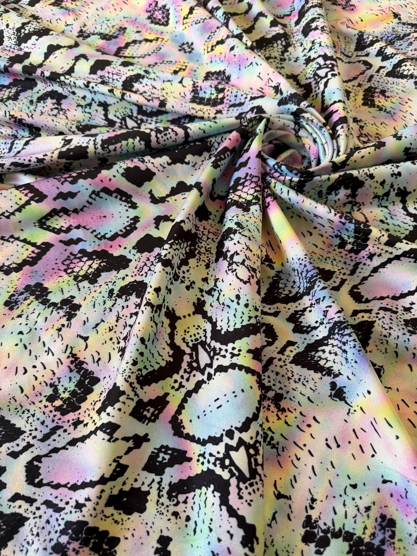 New Skin snake design print on the best quality nylon spandex 4-way stretch 58/60”sold by the YD.ships worldwide from Los Angeles CA USA