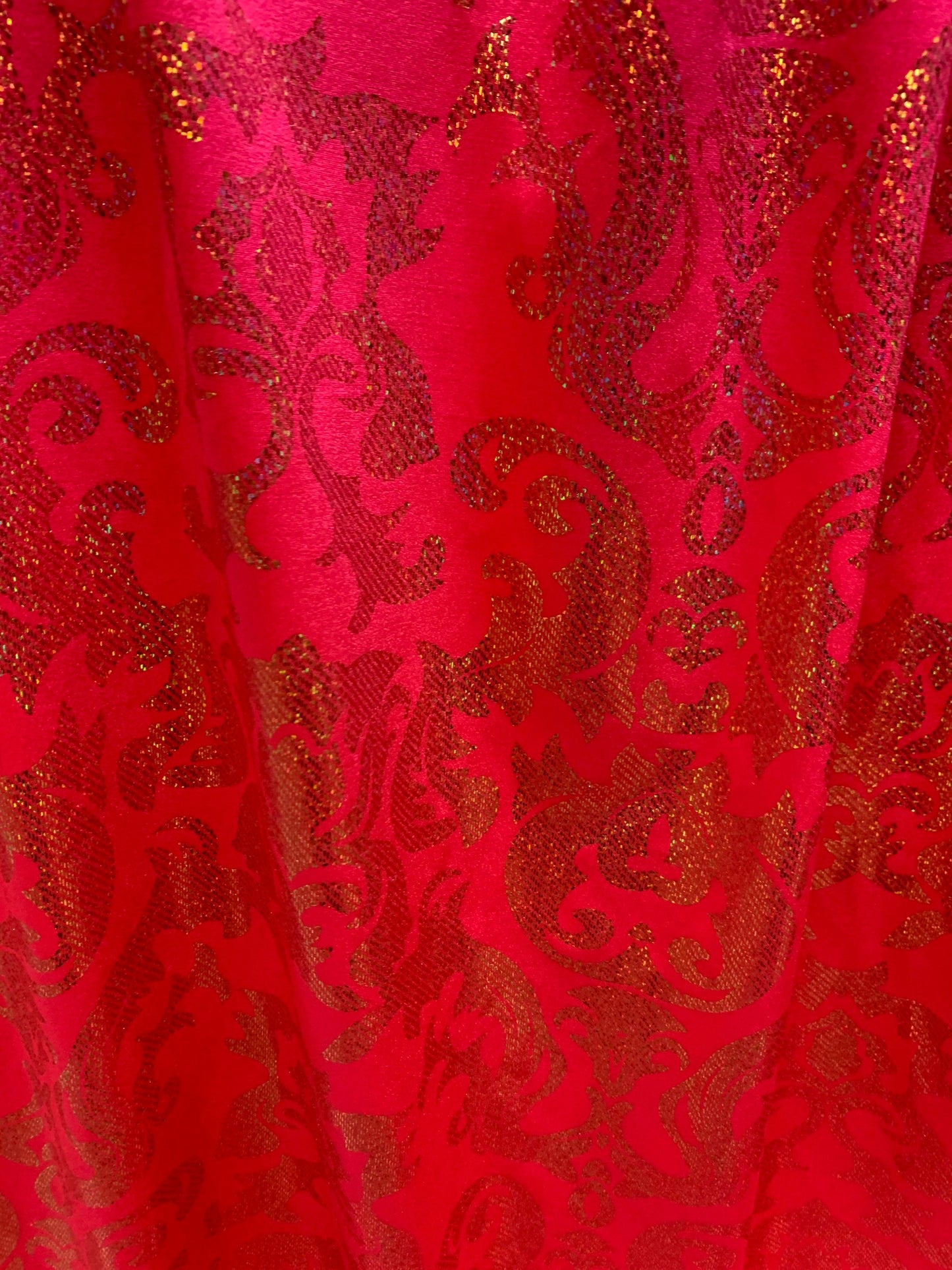 New damask metallic print on nylon spandex 4-way stretch 58/60”sold by the YD.ships worldwide from Los Ángeles California