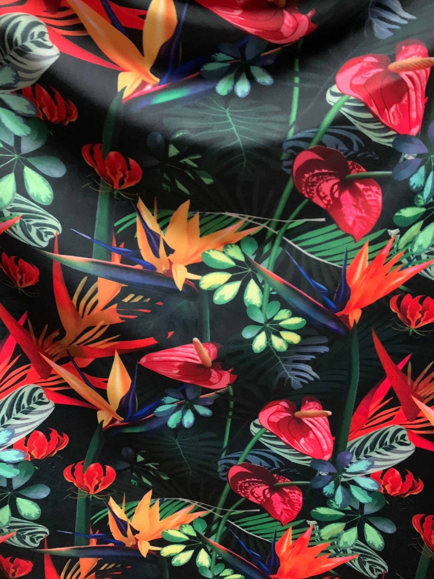 Tropical flowers design print on the best quality nylon spandex 4-stretch 58/60”sold by the YD.ships worldwide from Los Ángeles California.