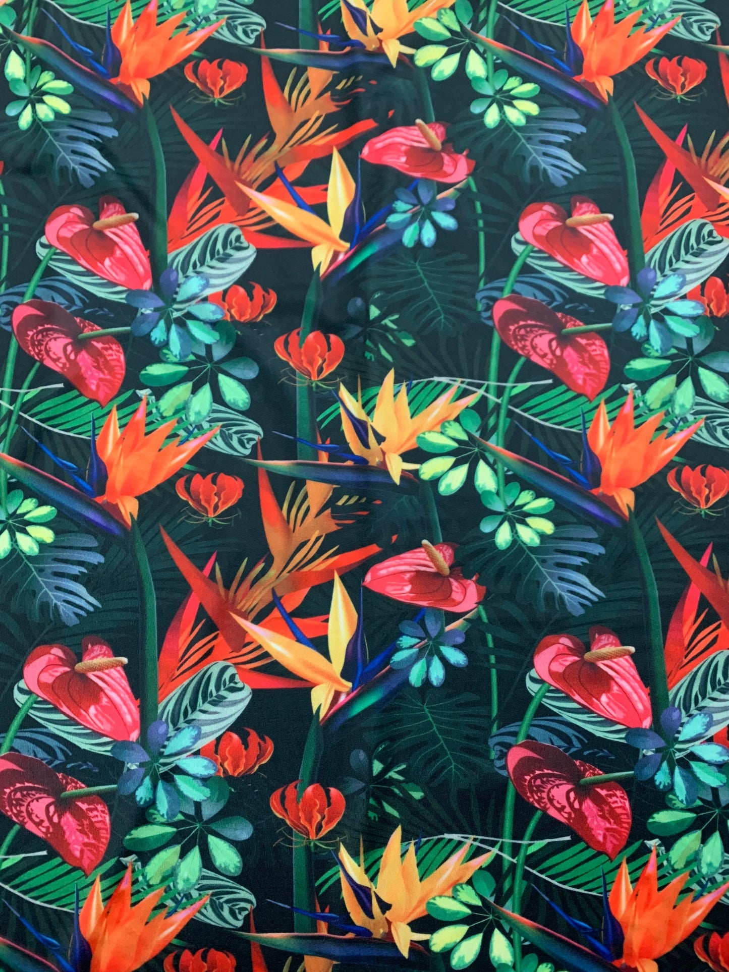 Tropical flowers design print on the best quality nylon spandex 4-stretch 58/60”sold by the YD.ships worldwide from Los Ángeles California.