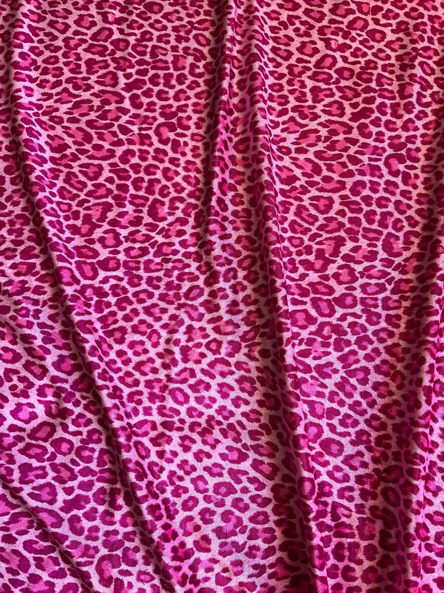 Pretty leopard design print on velvet 420gms 4way stretch 58/60”sold by the YD. Ships worldwide from Los Angeles California USA.