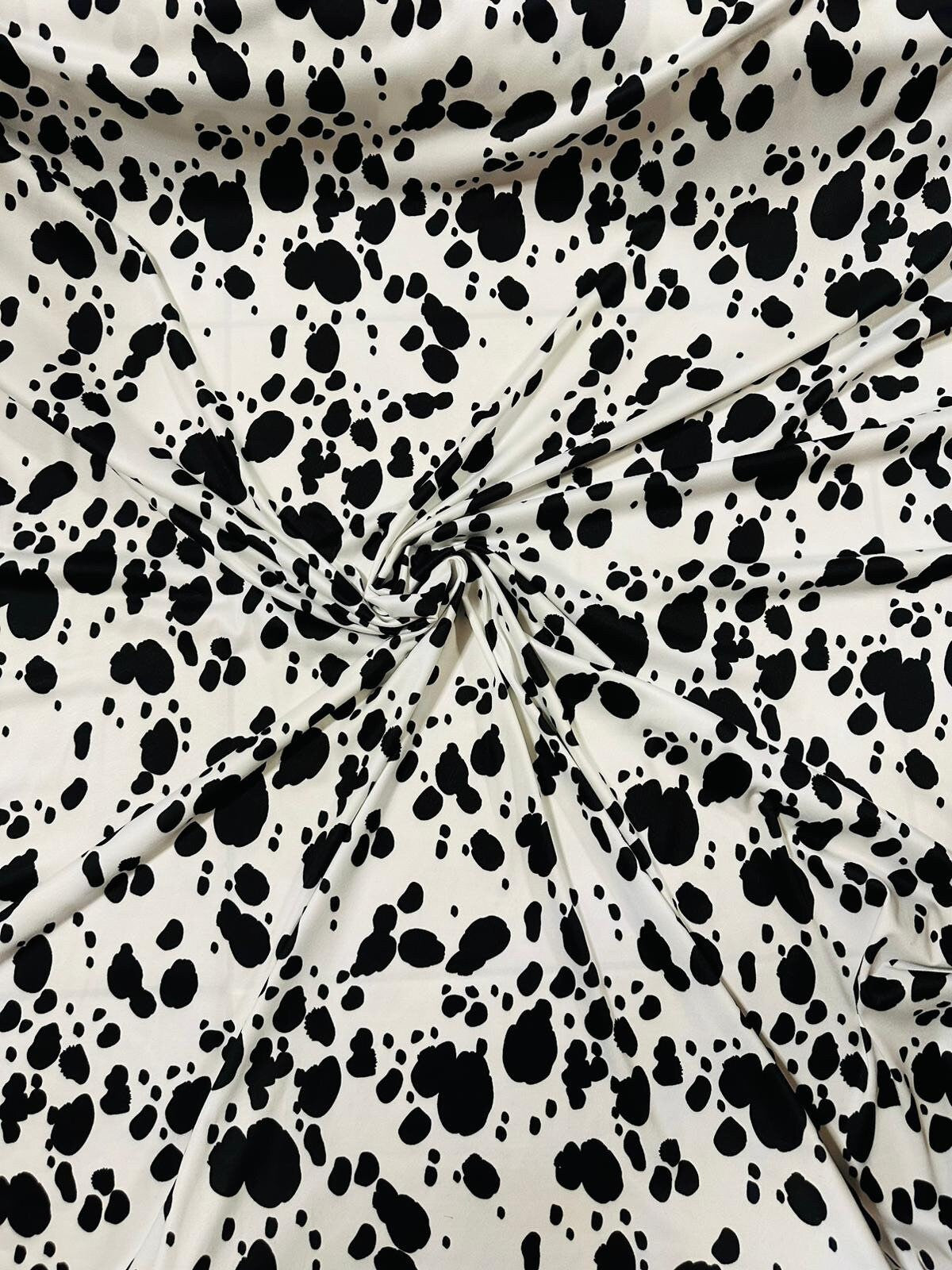 Dalmatian dog design print on poly spandex 4-stretch 58/60”sold by the YD.ships worldwide from Los Angeles California USA