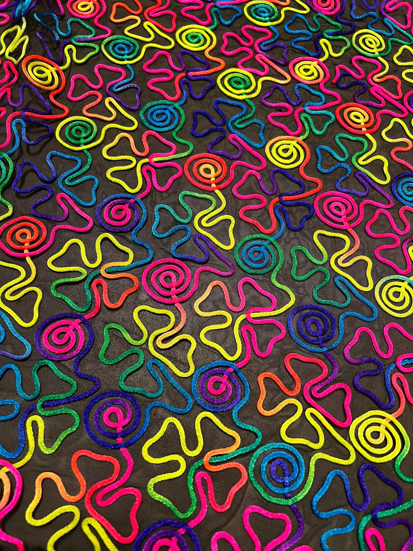 Multicolor clover pattern design stretch mesh 2-way stretch 55/57”sold by the YD.ships worldwide from Los Angeles California USA.