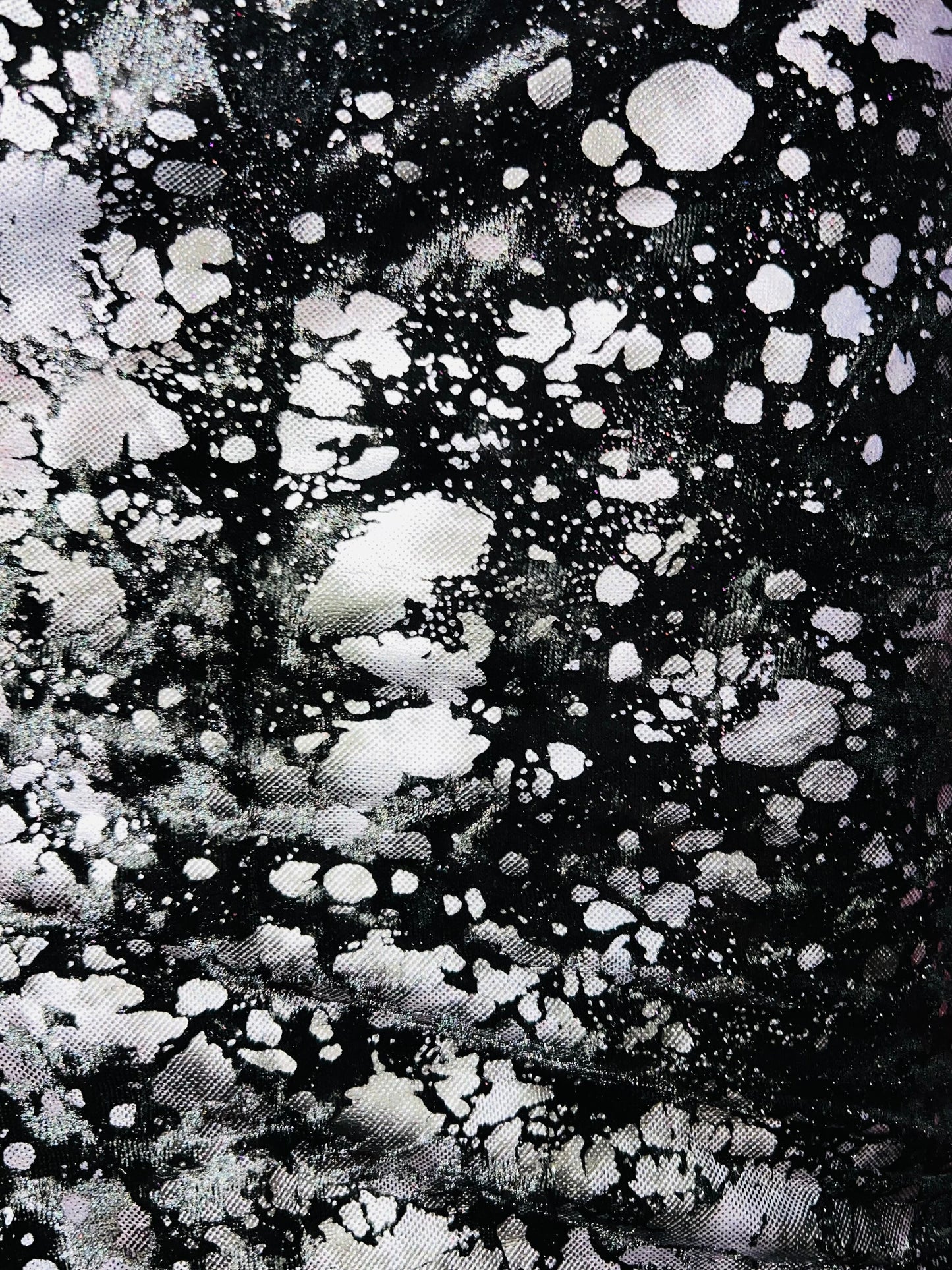 New splatter paint design metallic print on stretch velvet with foil 58/60”sold by the YD. Ships worldwide from Los Angeles California USA.