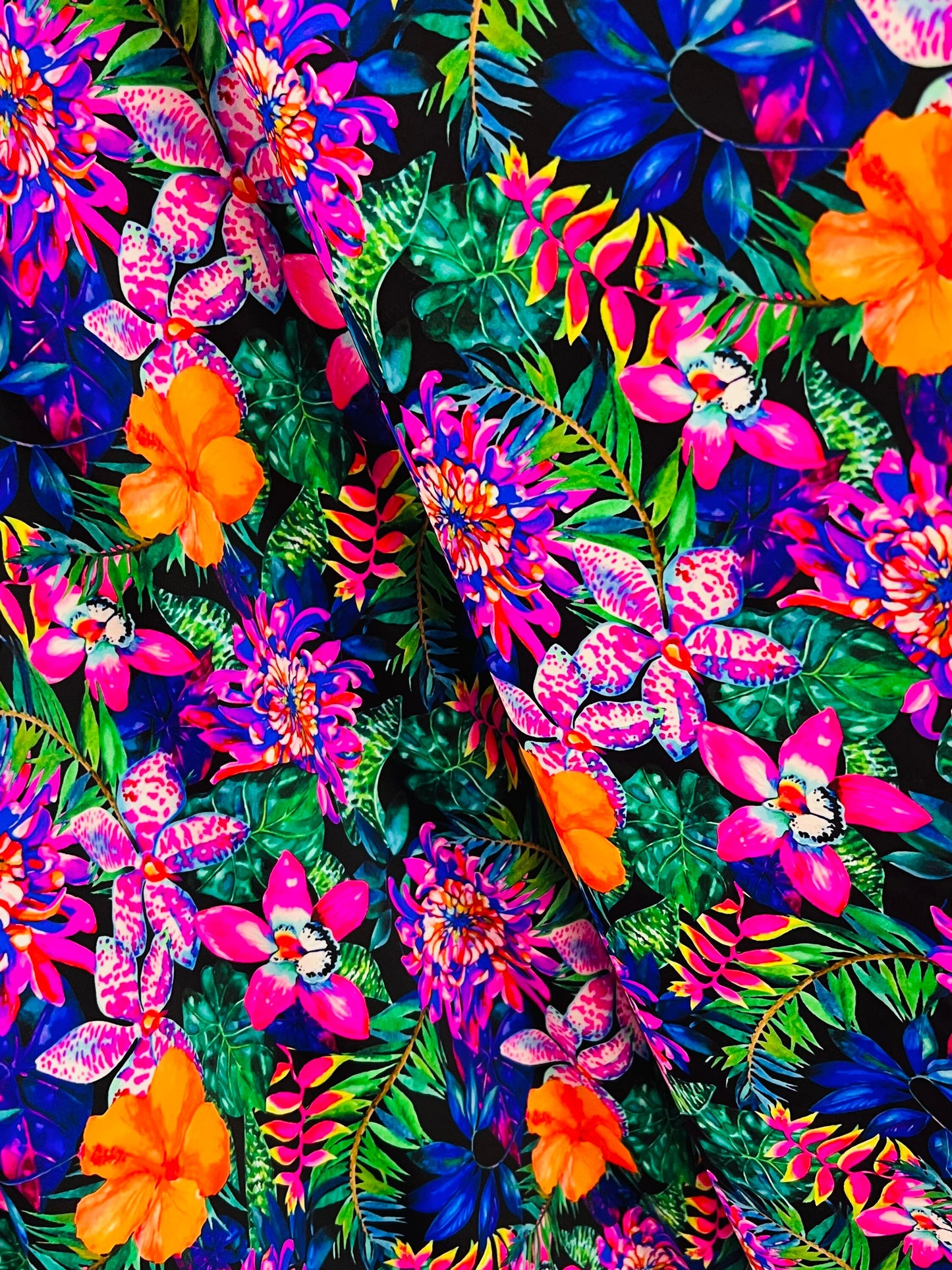 Hawaiian floral jungle design print on the best quality of nylon spandex 4-way stretch 58/60”sold by the YD.Ships worldwide from Los Angeles