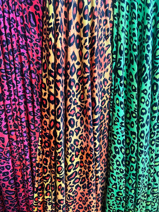 New Leopard pattern design print on stretch velvet 4-way stretch 58/60”sold by the YD. Ships worldwide from Los Angeles California USA.