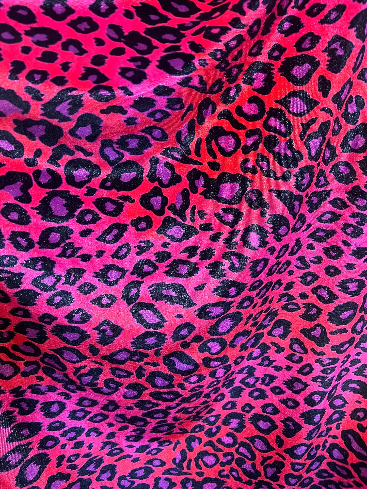 New Leopard pattern design print on stretch velvet 4-way stretch 58/60”sold by the YD. Ships worldwide from Los Angeles California USA.