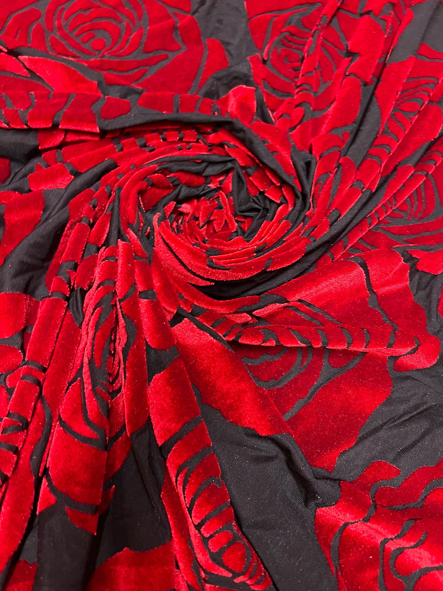 New Luxury burnout velvet Roses design 4-way stretch 58/60”Sold by the YD.Ships worldwide from Los Angeles California USA