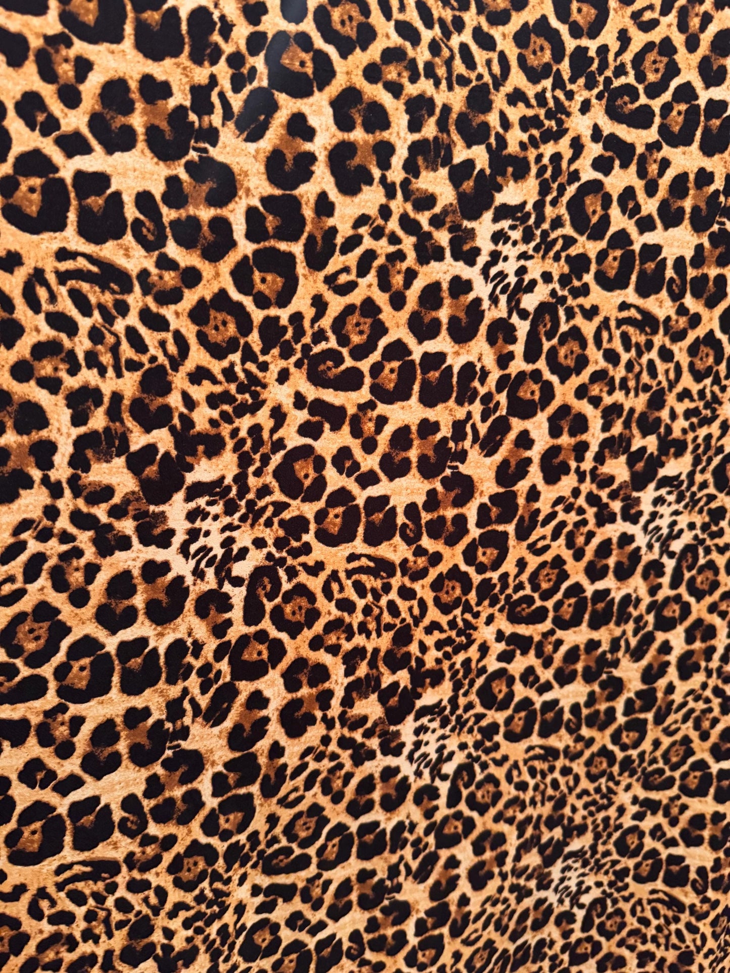New Exotic leopard design print on the best quality of poly spandex 4-way stretch 58/60”Sold by the YD.Ships worldwide from Los Angeles CA.