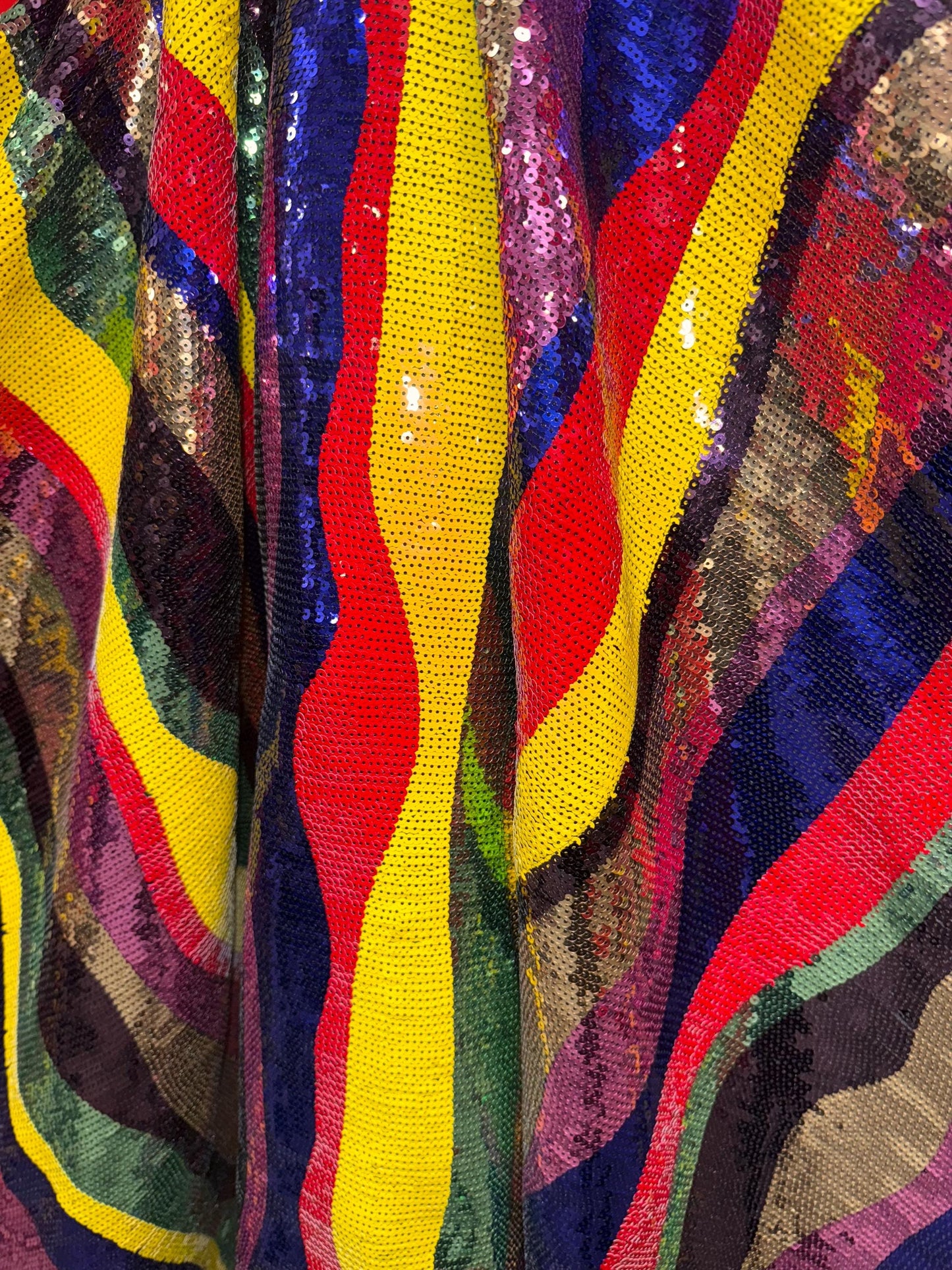 New Sequins African pattern design 2-way stretch 58/60”sold by the YD.ships worldwide from Los Ángeles California USA