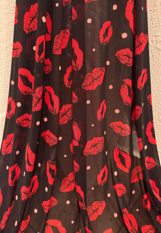 New sweet kisses pattern design power mesh nylon spandex 4-way stretch 58/60”sold by the YD.ships worldwide from Los Angeles California USA