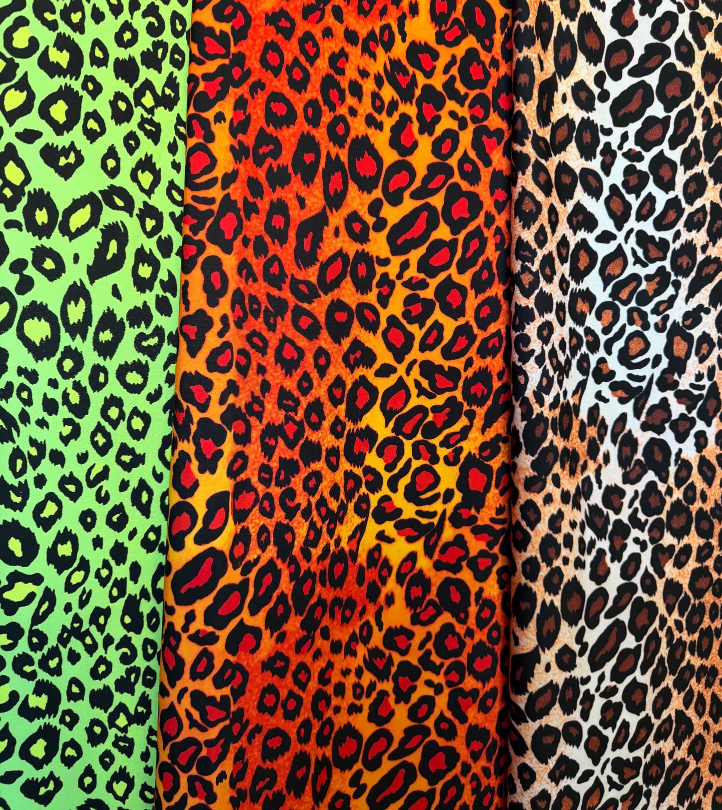 Exotic leopard skin design print on the best quality nylon spandex 4-way stretch 58/60”sold by the YD.ships worldwide from Los Ángeles