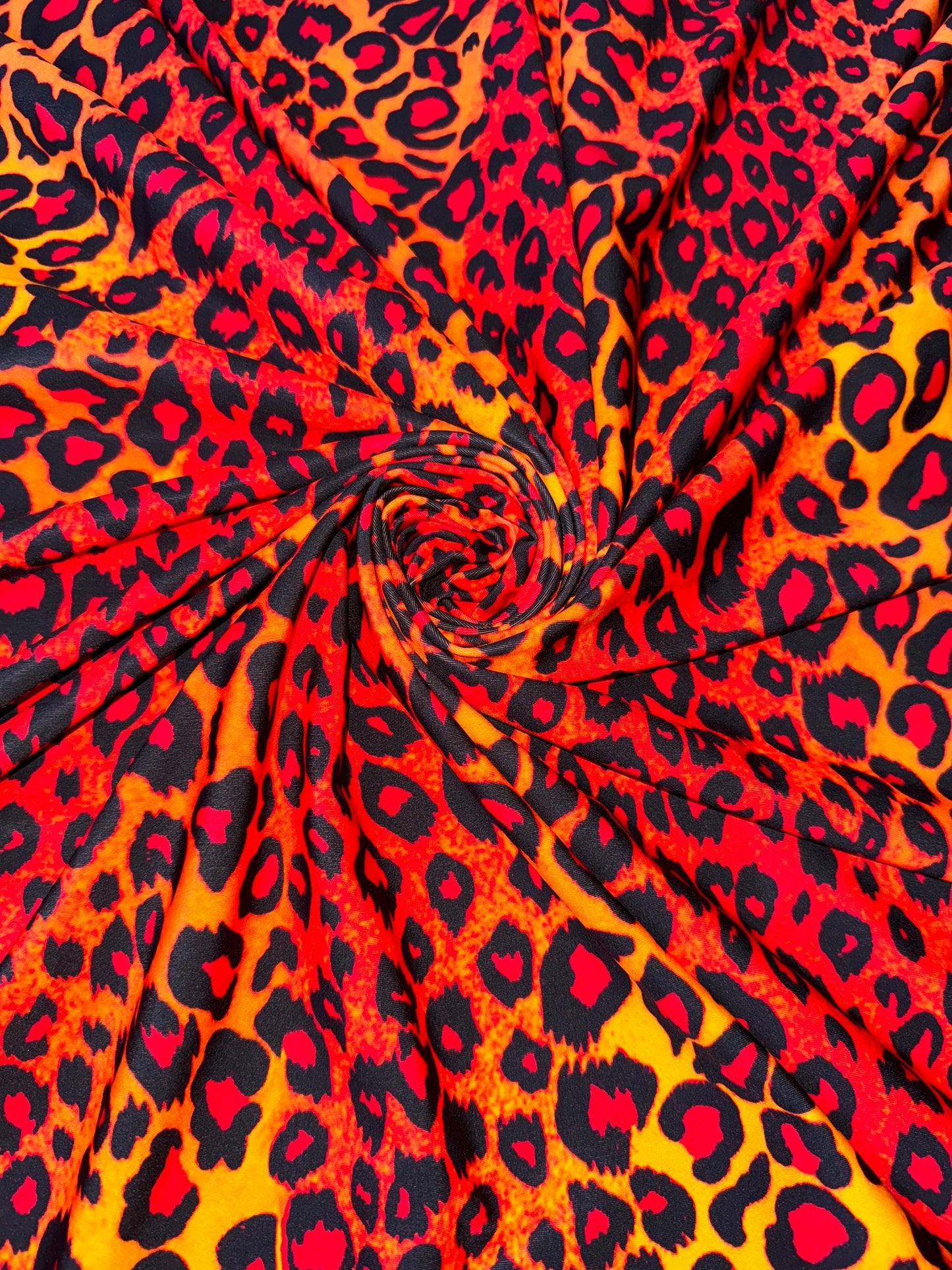 Exotic leopard skin design print on the best quality nylon spandex 4-way stretch 58/60”sold by the YD.ships worldwide from Los Ángeles