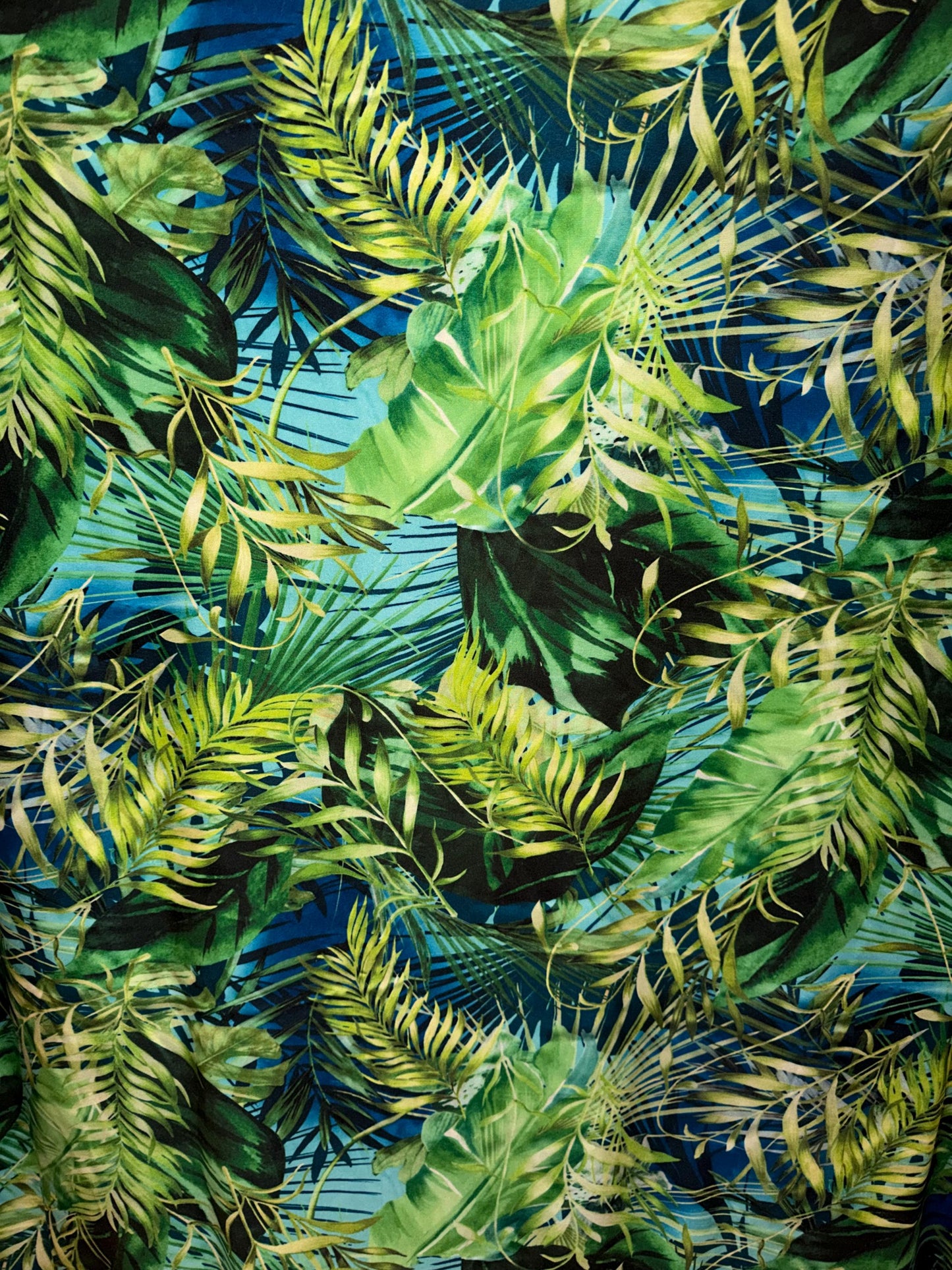 New Tropical leaves pattern design print on the best quality nylon spandex 4-stretch 58/60”sold by the YD.ships worldwide from Los Angeles
