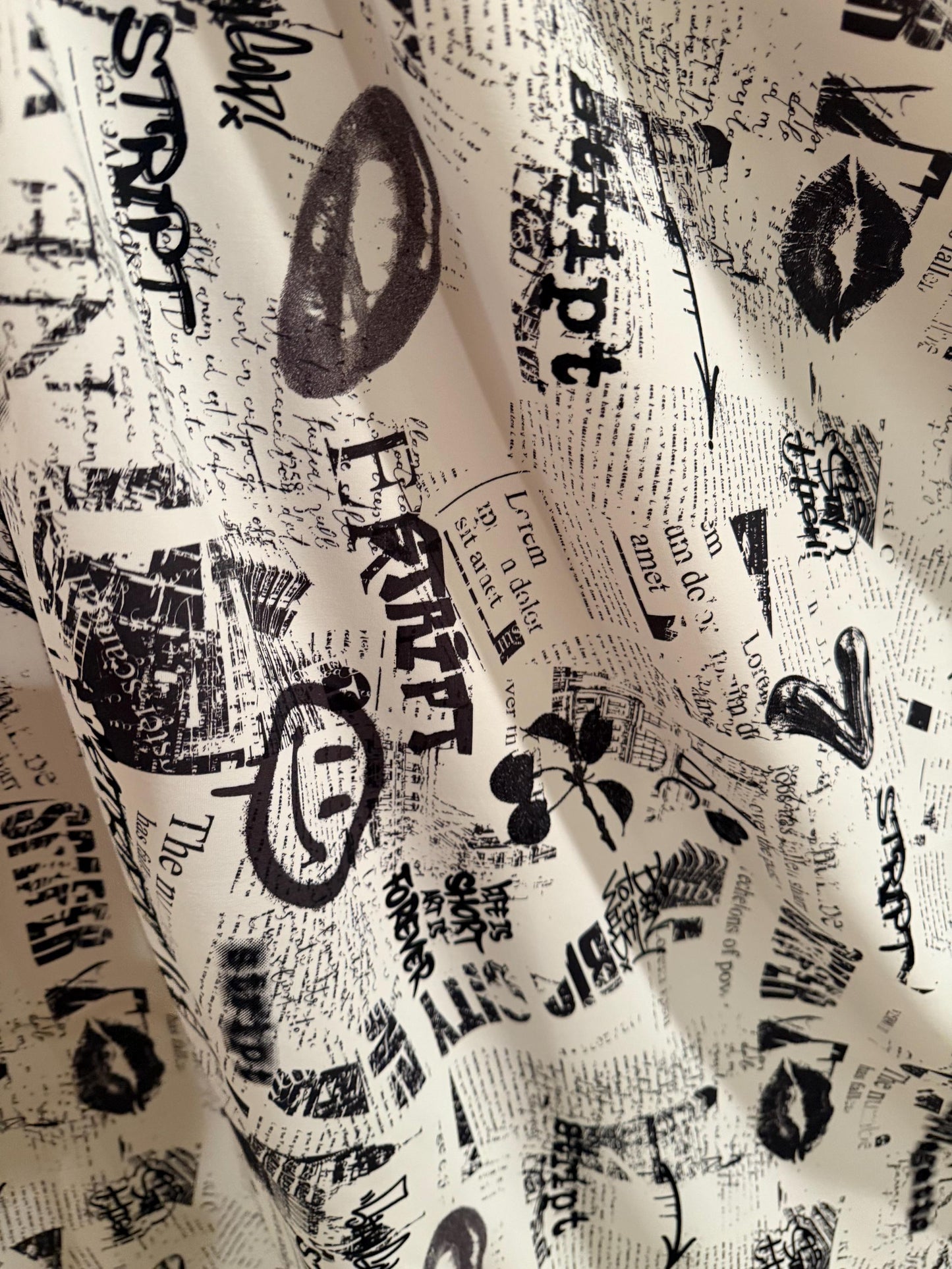 New art pattern design print on the best quality of nylon spandex 4-stretch 58/60”sold by the YD.ships worldwide from Los Angeles.