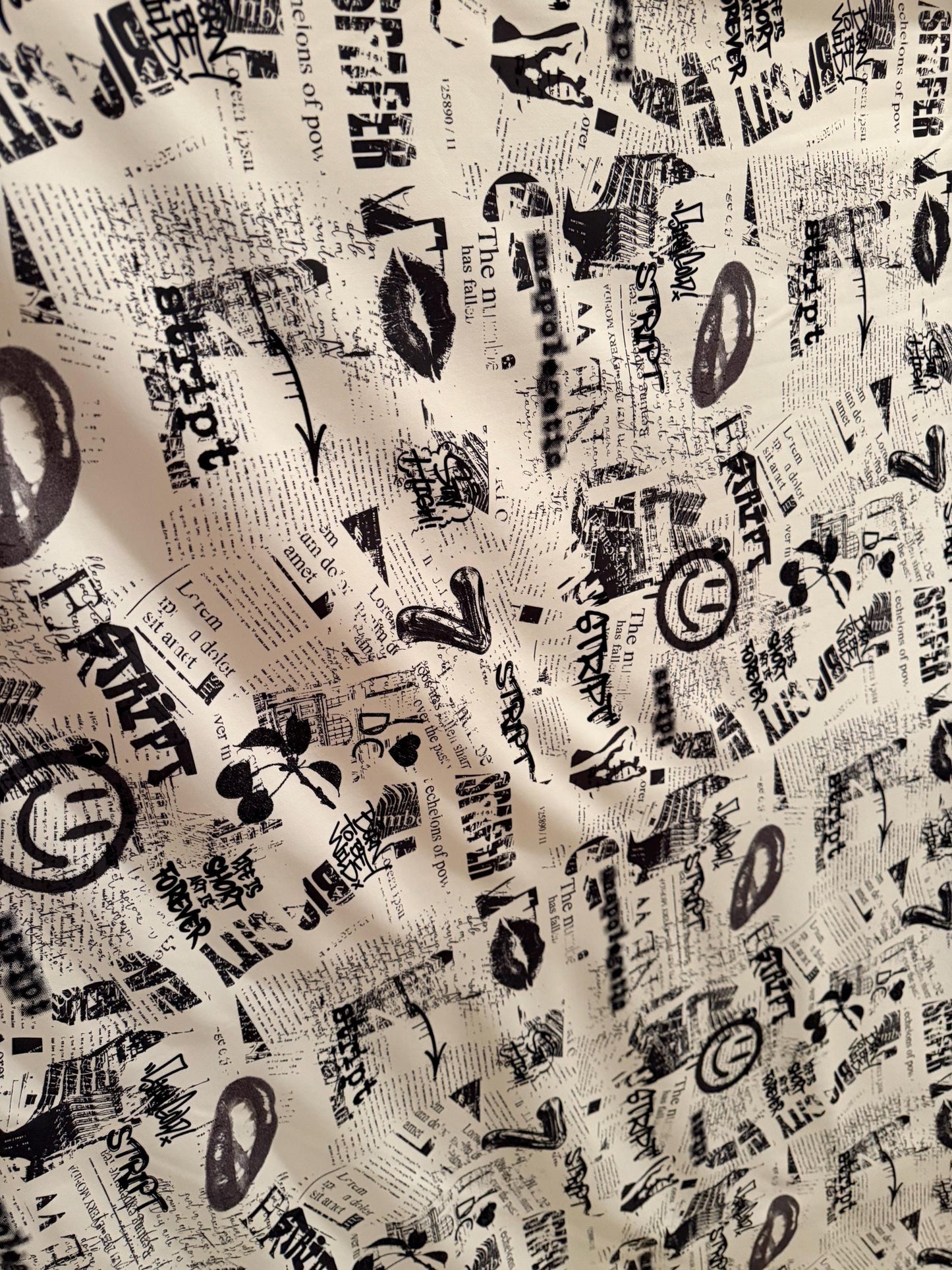 New art pattern design print on the best quality of nylon spandex 4-stretch 58/60”sold by the YD.ships worldwide from Los Angeles.